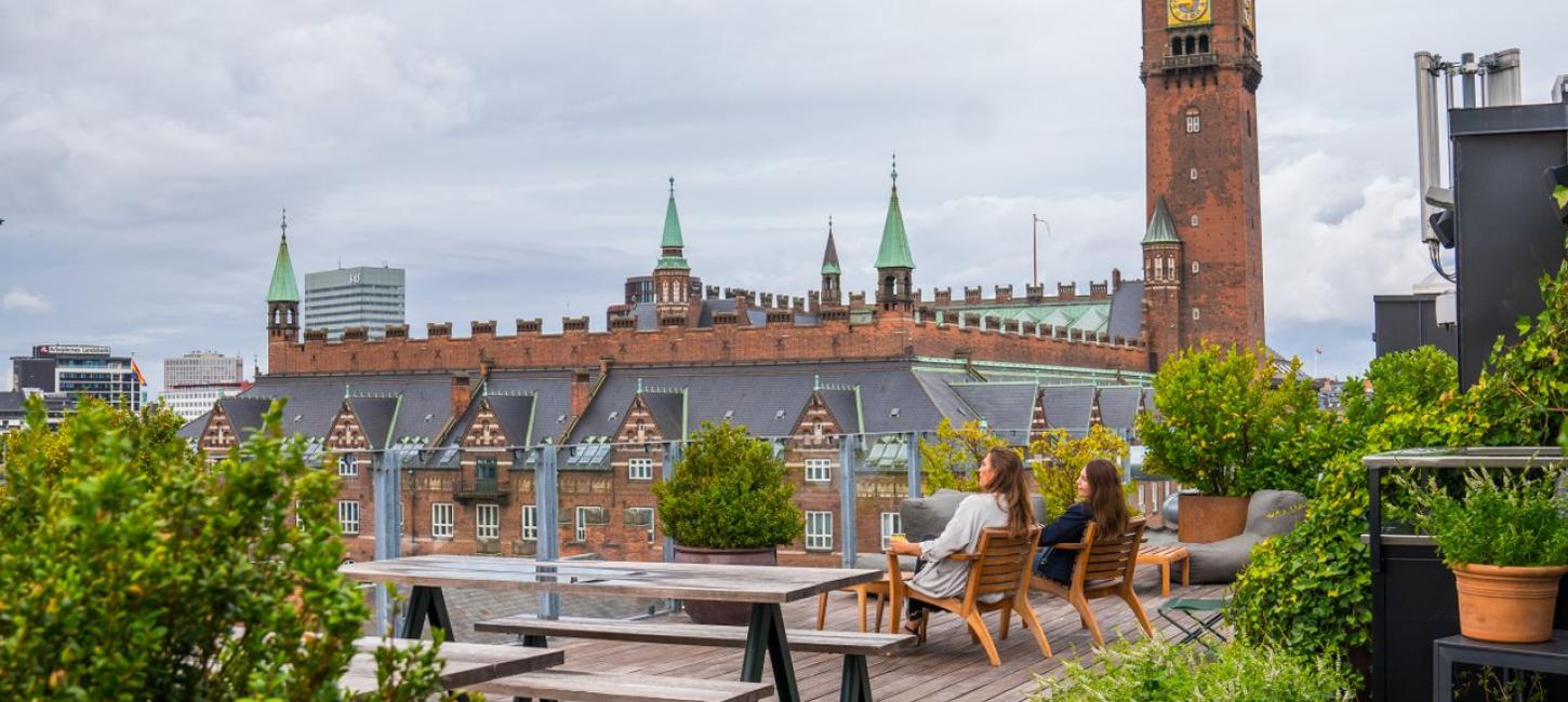 Meeting copenhagen town hall square